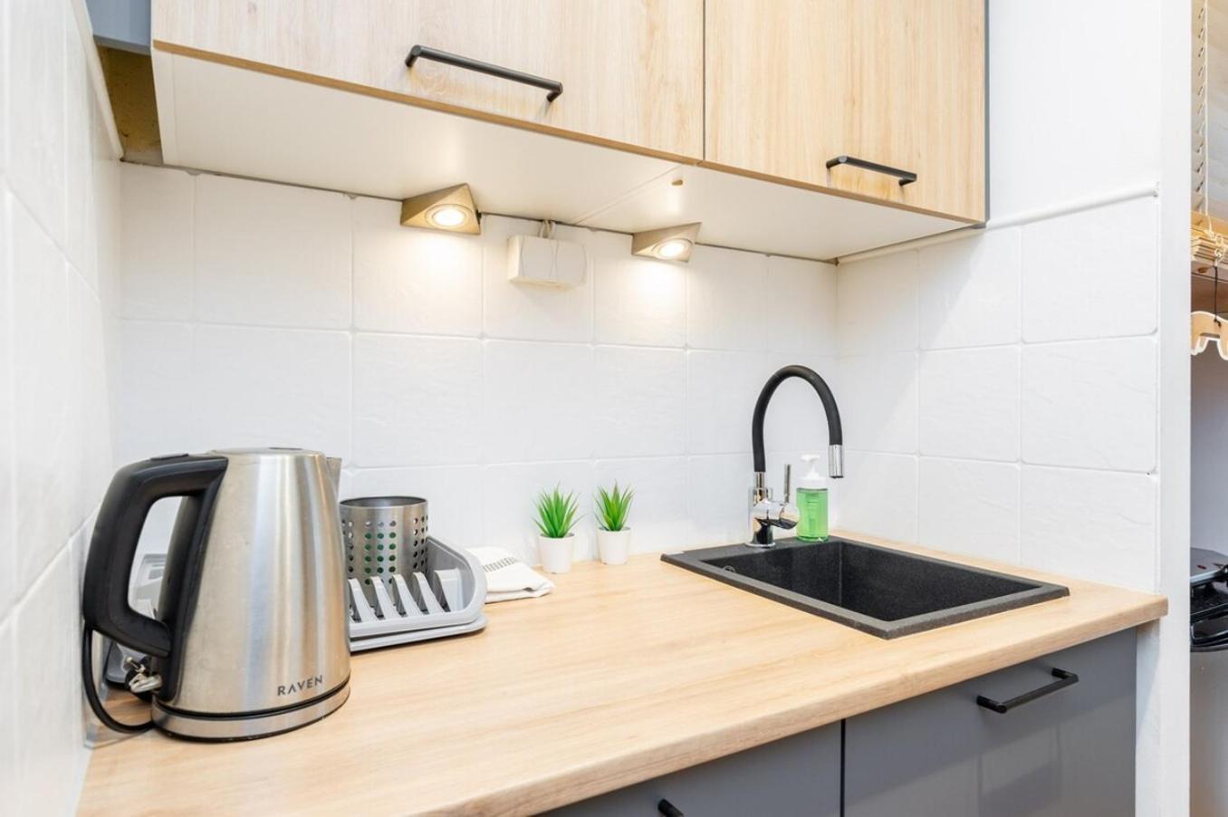 Cinnamon Apartment Metro Swietokrzyska Варшава Екстер'єр фото